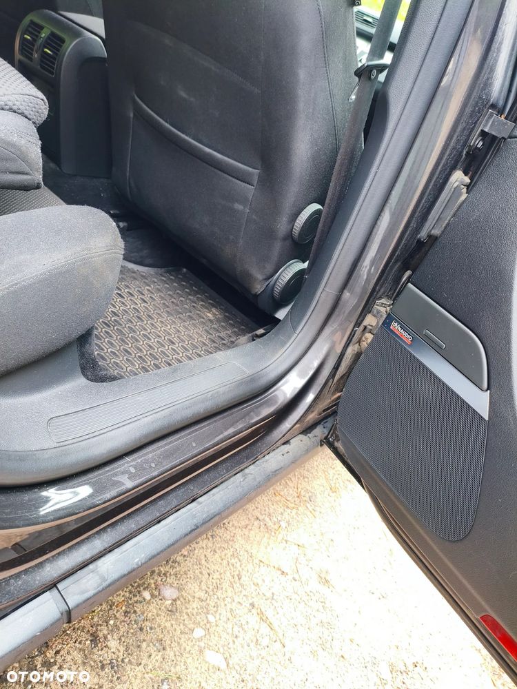Volkswagen Passat 2.0 TDI Sportline - 11