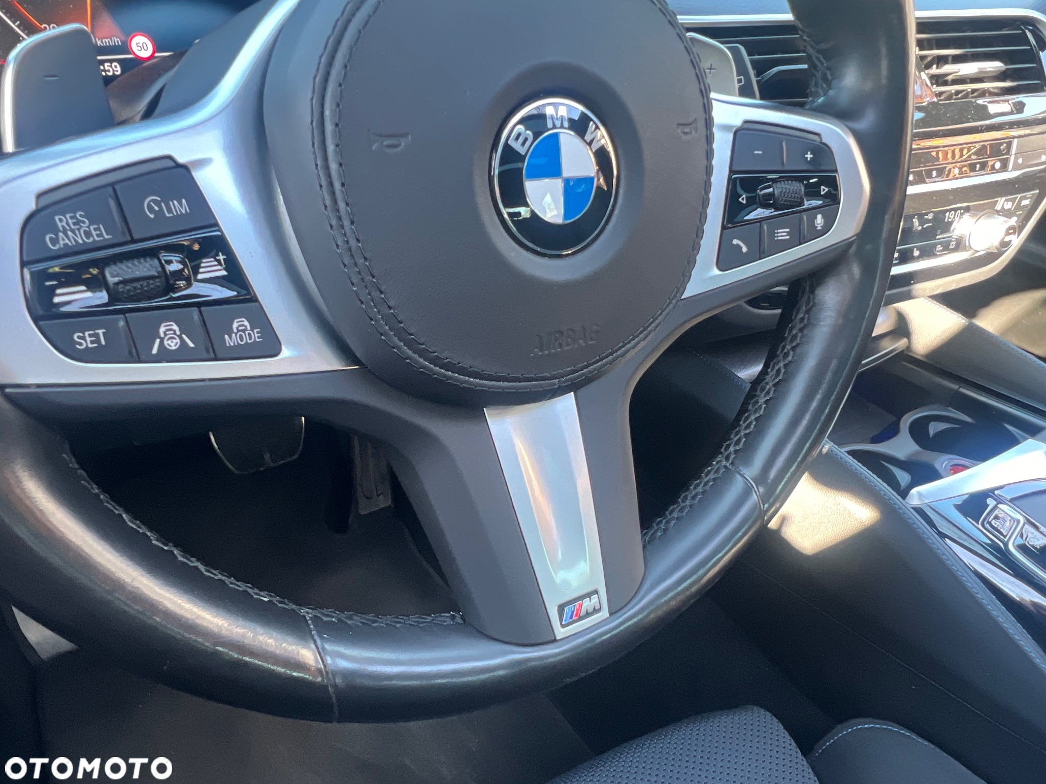 BMW Seria 5 520d xDrive Touring M Sport Edition - 16