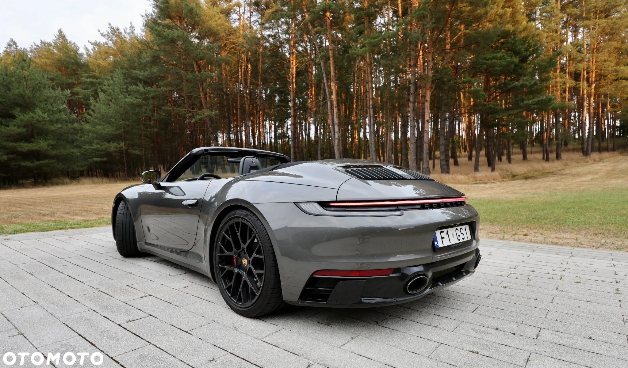 Porsche 911 Carrera 4 GTS Cabrio - 3