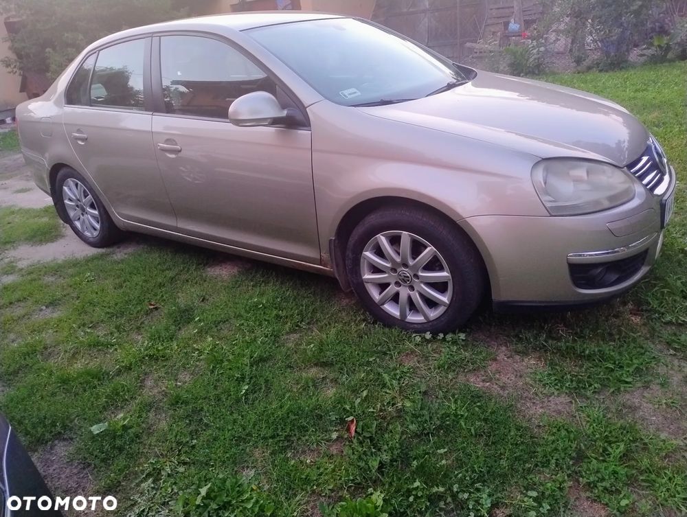 Volkswagen Jetta 1.4 TSI Comfortline - 6