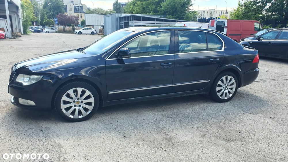 Skoda Superb 2.0 TDI Elegance DSG - 29