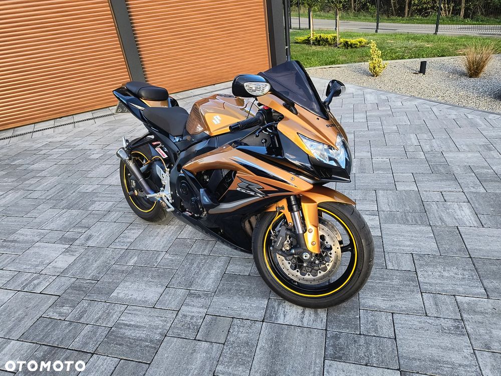 Suzuki GSX-R - 11