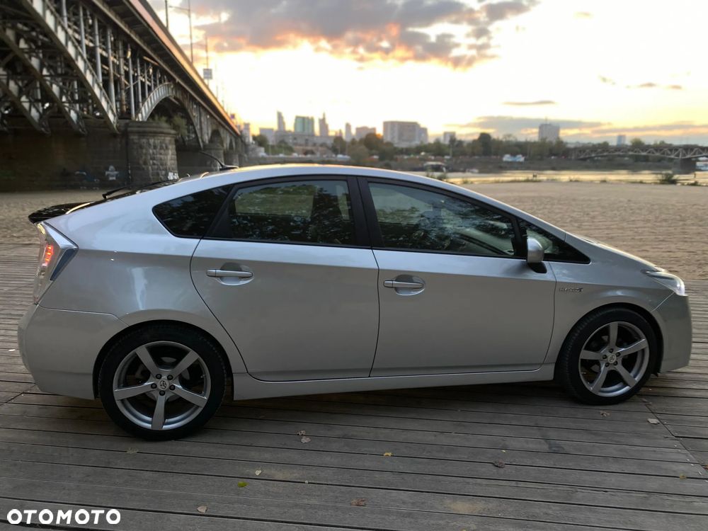 Toyota Prius 1.8 HSD Luna - 4