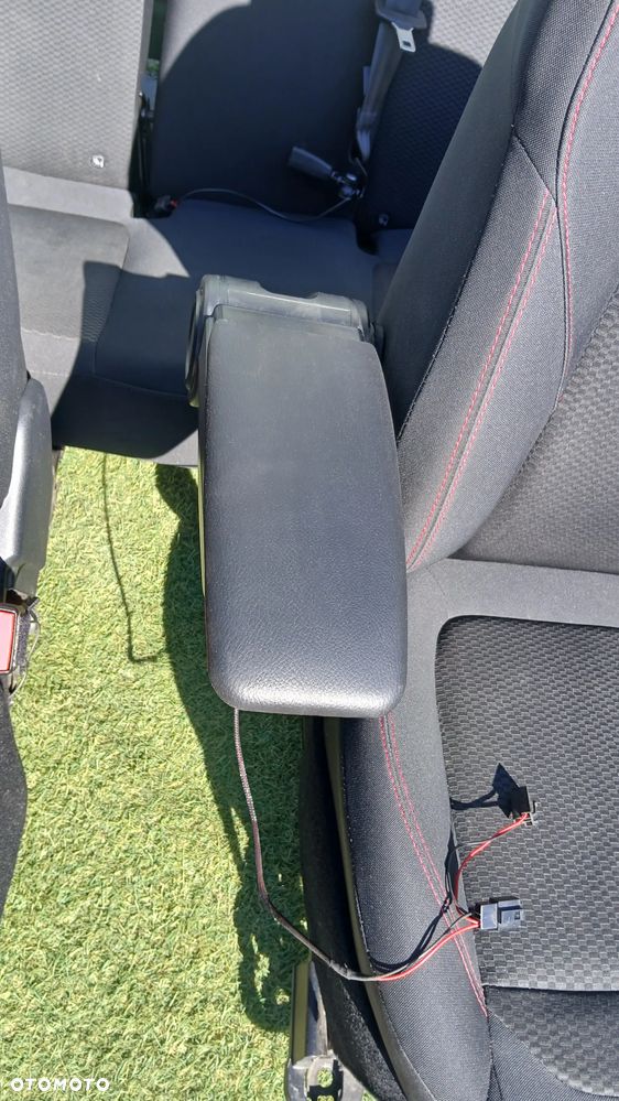 Ford Fiesta mk8 st-line fotele kanapa wnetrze - 8
