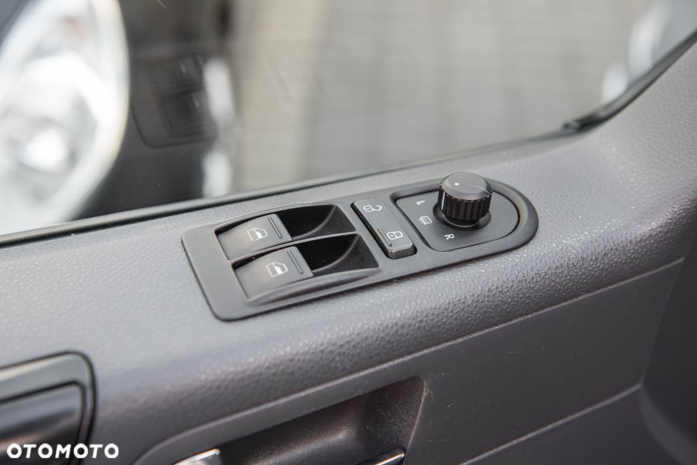 Volkswagen Caravelle - 21