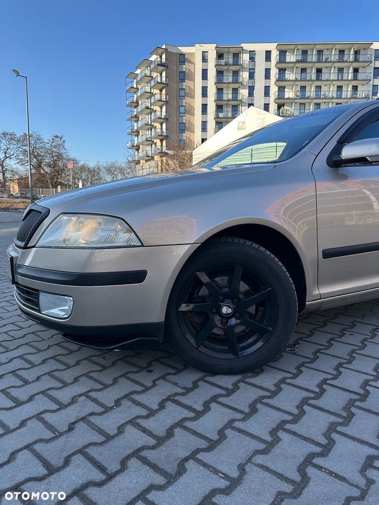 Skoda Octavia 1.6 FSI Elegance - 21