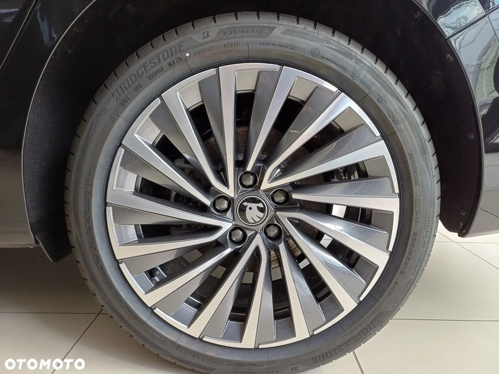 Skoda Superb 2.0 TDI SCR 4x4 L&K DSG - 9