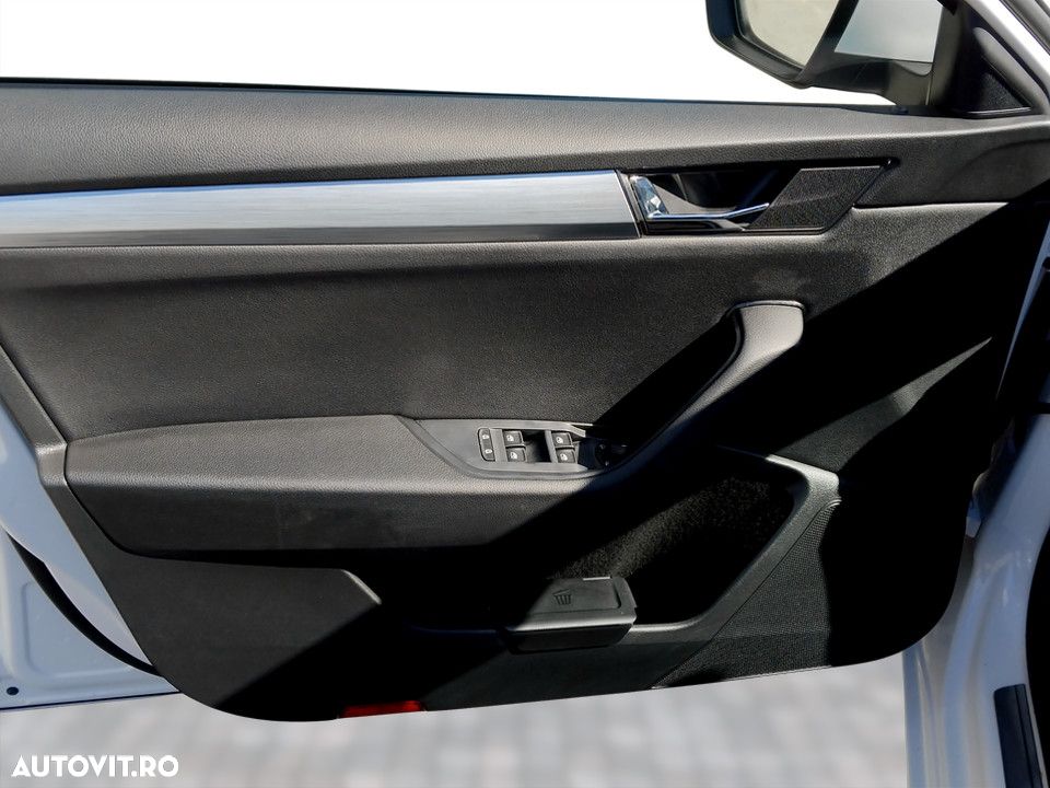 Skoda Superb 2.0 TDI Ambition - 10