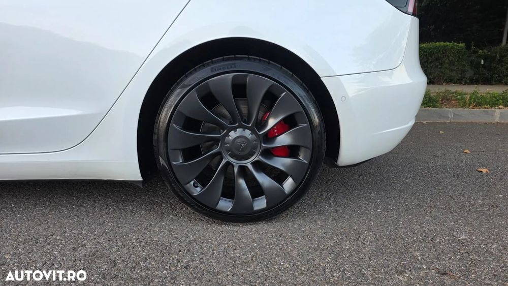 Tesla Model 3 Performance - 5