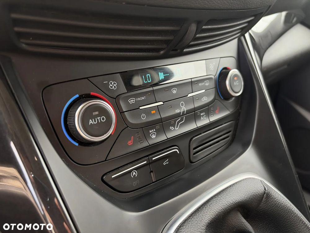 Ford Kuga 1.5 EcoBoost FWD Titanium X - 28