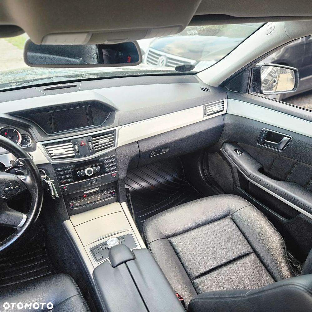 Mercedes-Benz Klasa E 350 CDI DPF BlueEFFICIENCY 7G-TRONIC Avantgarde - 29