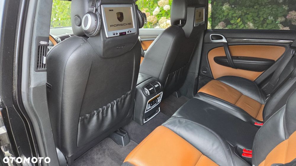 Porsche Cayenne - 40