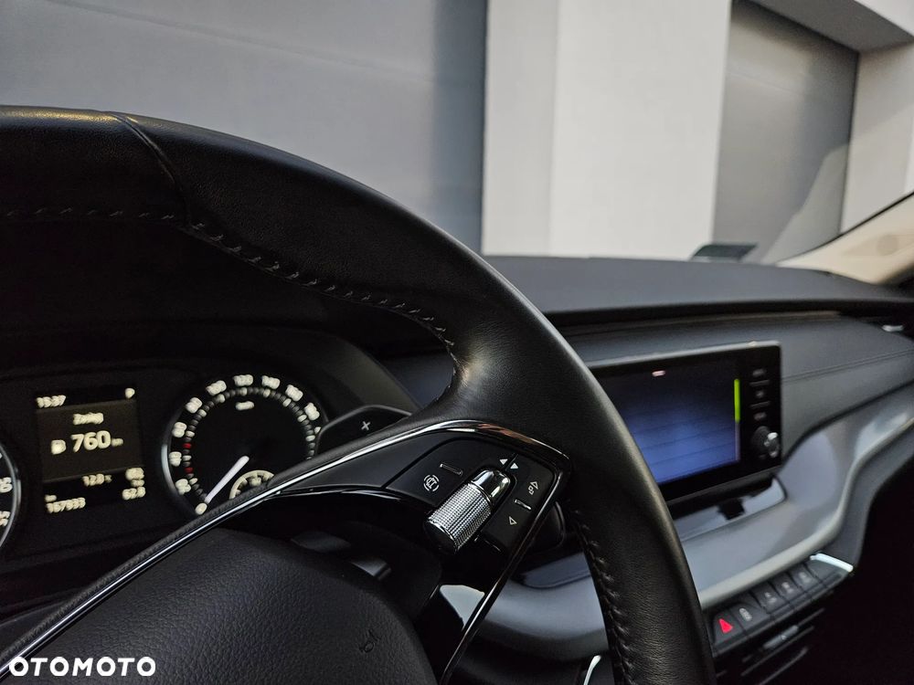 Skoda Octavia 2.0 TDI SCR Ambition DSG - 17