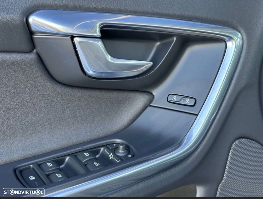 Volvo S60 2.4 D5 R-Design Summum AWD Geartonic - 9