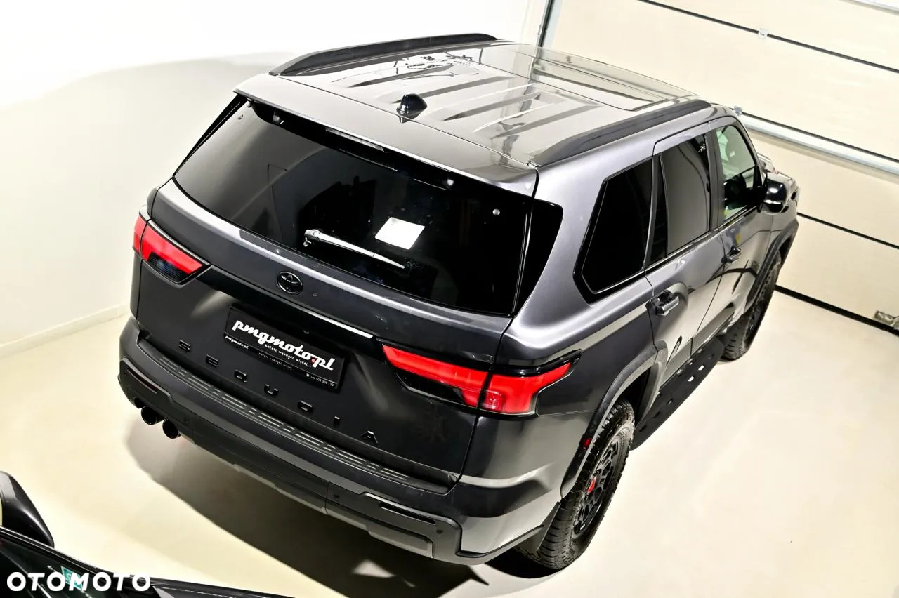Toyota Sequoia - 15