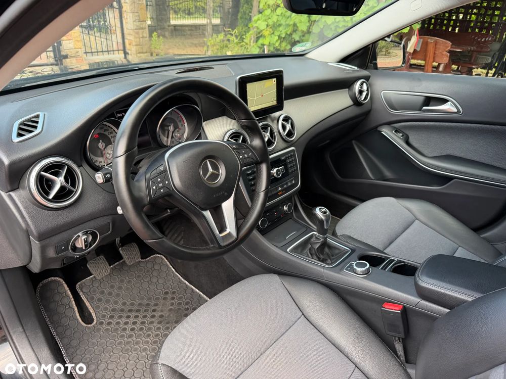 Mercedes-Benz GLA 200 Urban - 13