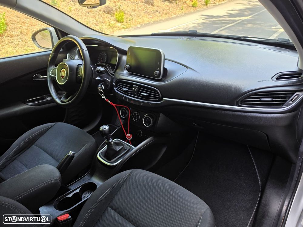 Fiat Tipo Station Wagon 1.6 M-Jet Lounge - 17