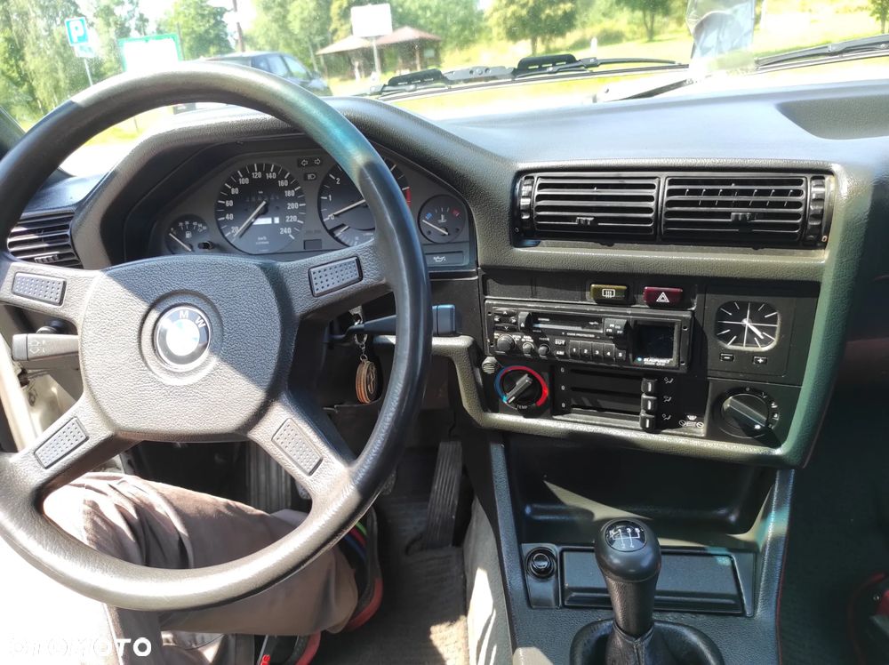 BMW Seria 3 318i - 10