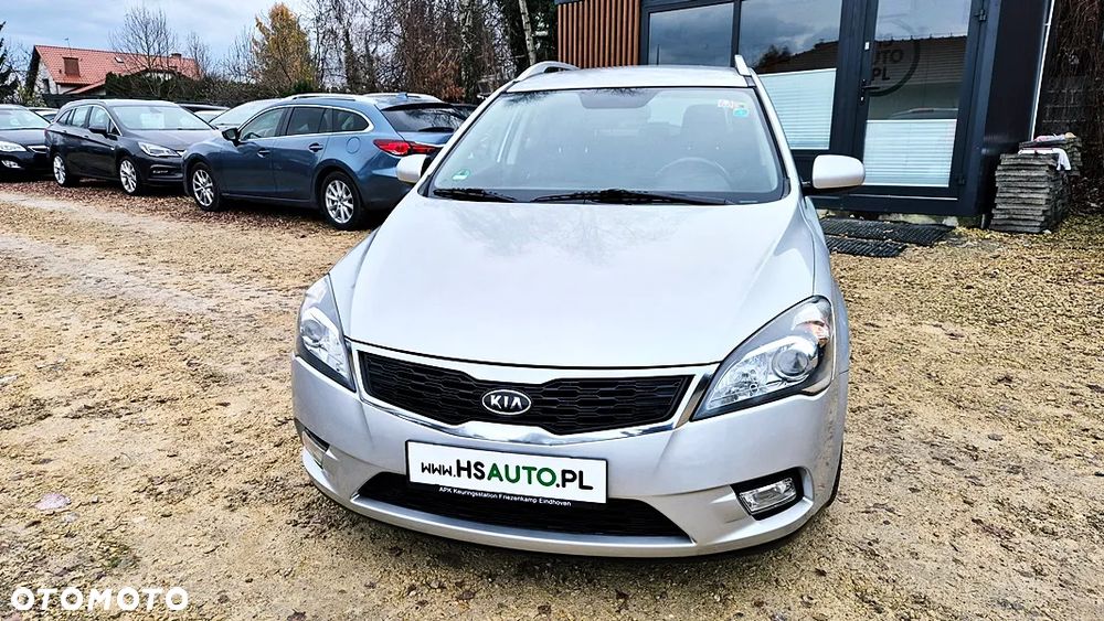 Kia Ceed 1.4 CVVT Dream-Team Edition - 4
