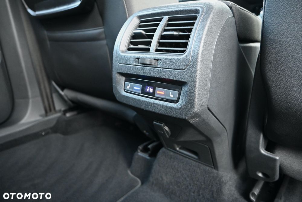 Volkswagen Touran 2.0 TDI SCR (BlueMotion Technology) DSG Highline - 27