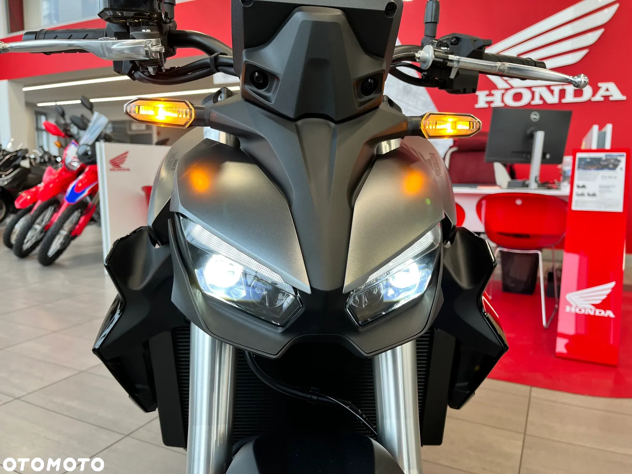 Honda CB - 8