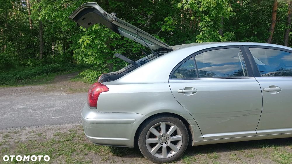 Toyota Avensis 1.8 VVT-i Sol - 5