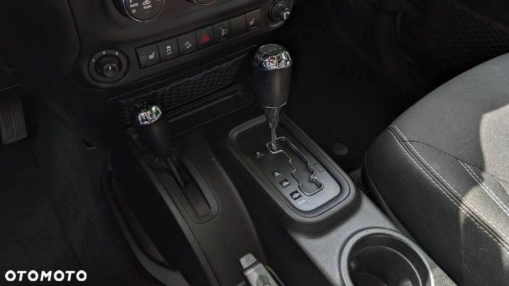 Jeep Wrangler 3.6 Unlim Rubicon - 30