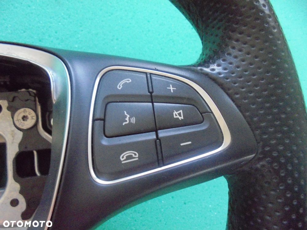 MERCEDES C KLASA W205 KIEROWNICA SKORA LOPATKI A 000 460 18 03 - 3