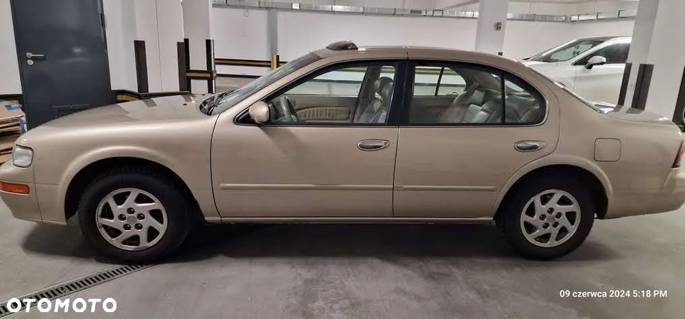 Nissan Maxima QX 3.0 SE - 7