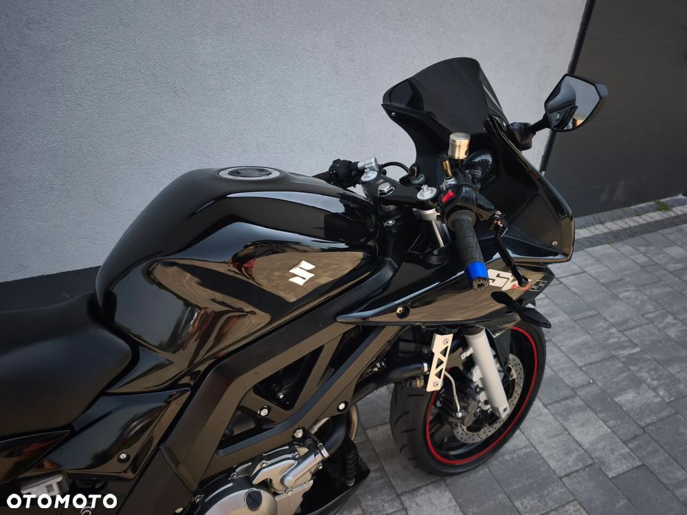 Suzuki SV - 8