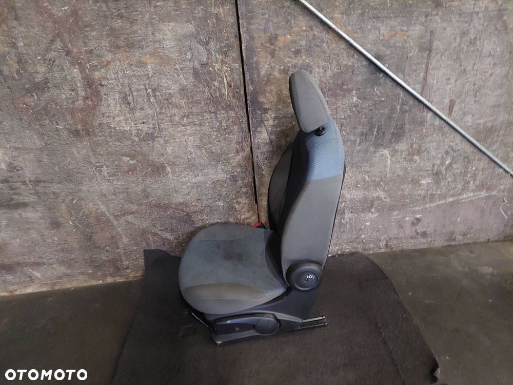 FOTEL LEWY PRZÓD KIEROWCY FIAT IDEA I - 4