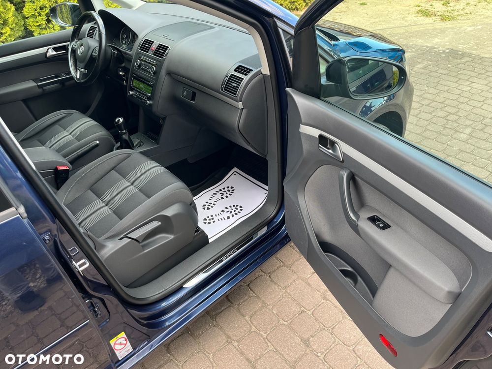 Volkswagen Touran - 21