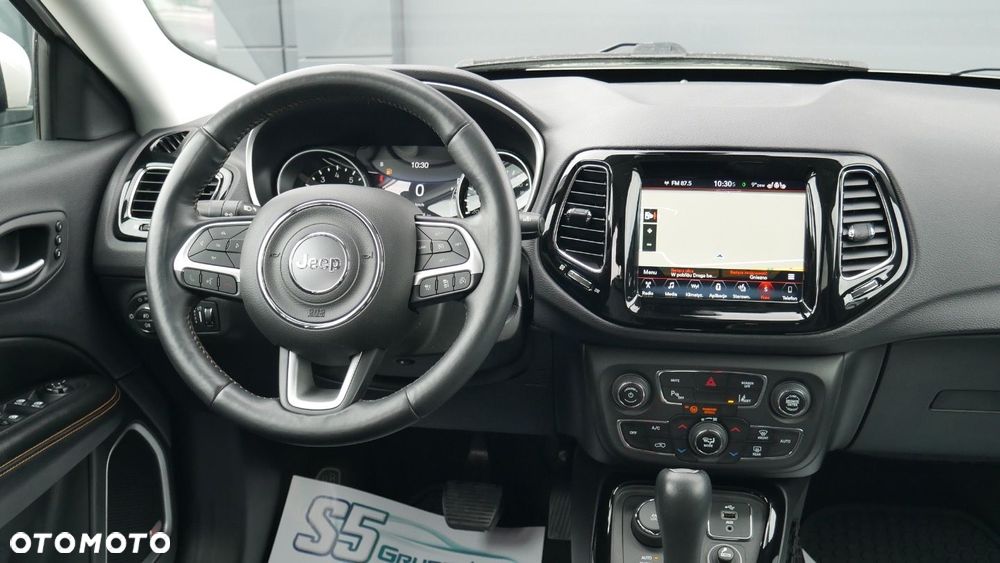 Jeep Compass - 10