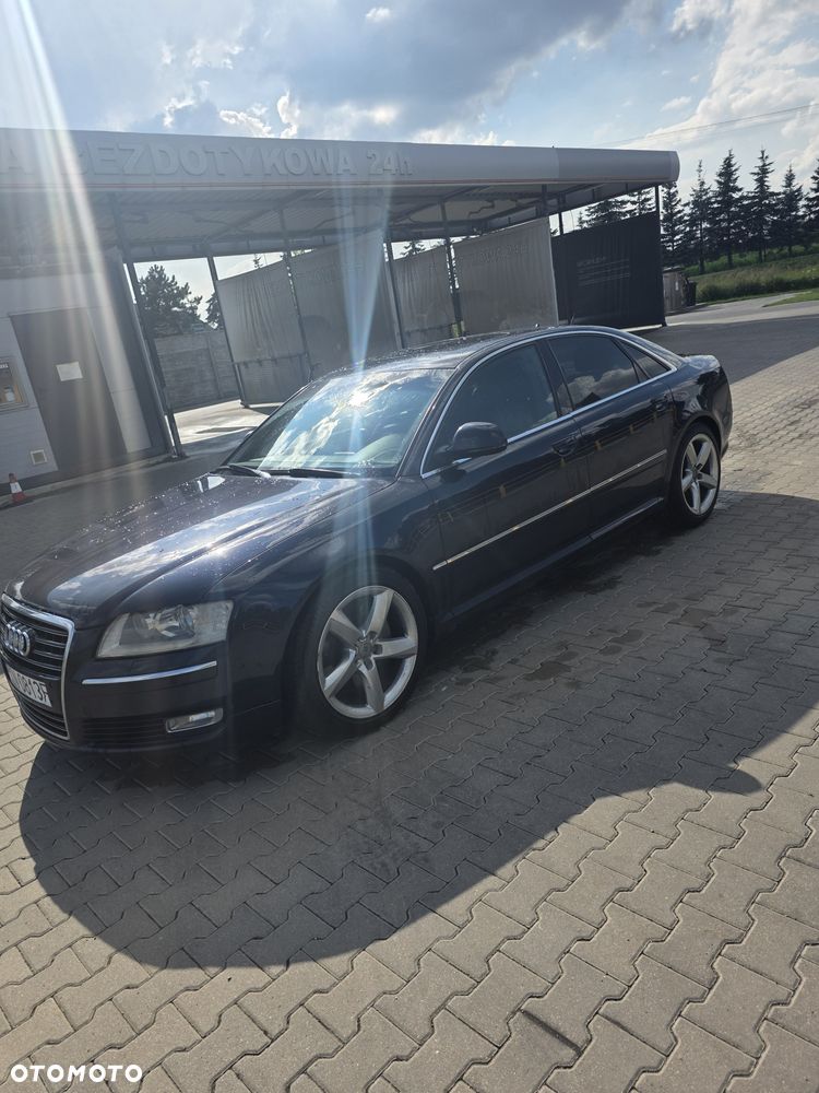 Audi A8 - 8