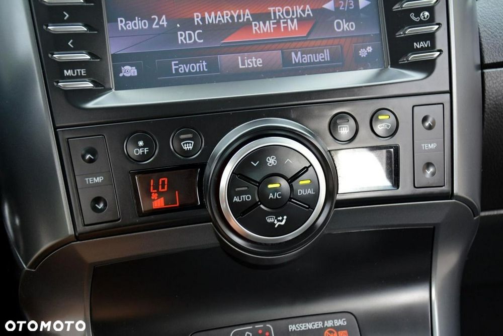Toyota Verso 1.8 Premium 7os EU6 - 29