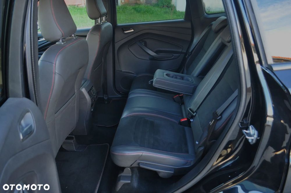 Ford Kuga 1.5 EcoBoost 2x4 ST-Line - 31