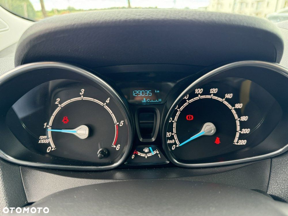 Ford Tourneo Courier - 27