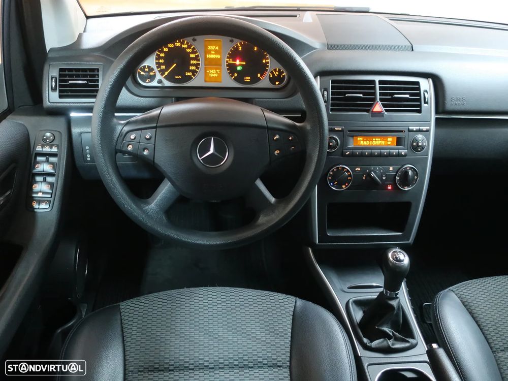Mercedes-Benz B 180 CDI - 14