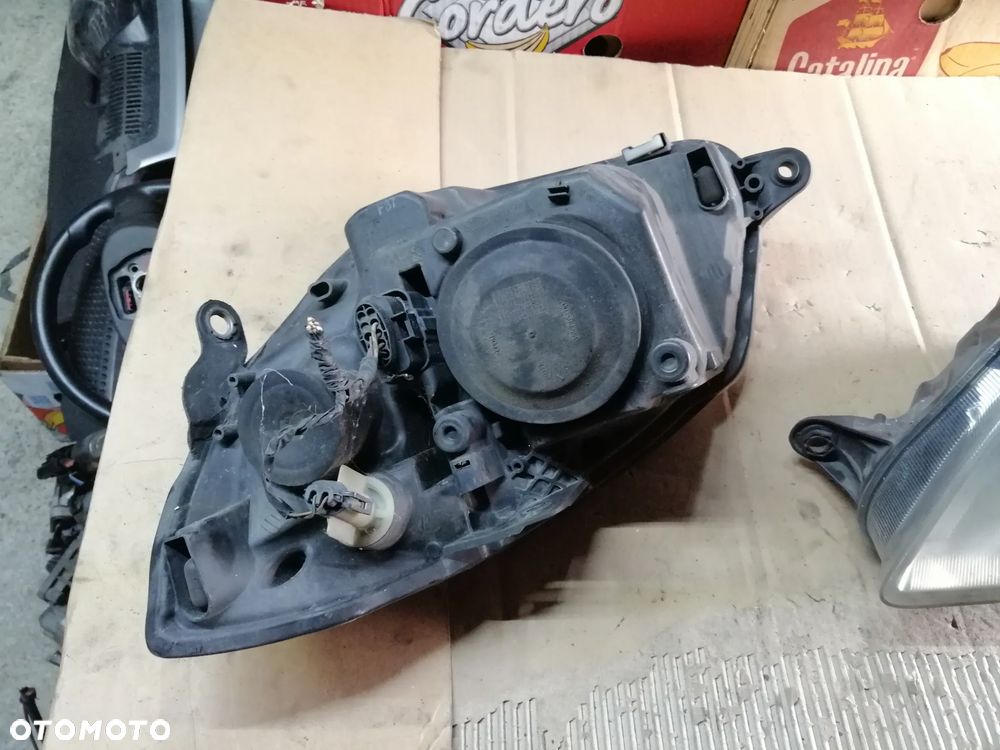 Skoda Fabia II lampy przednie komplet EU - 4