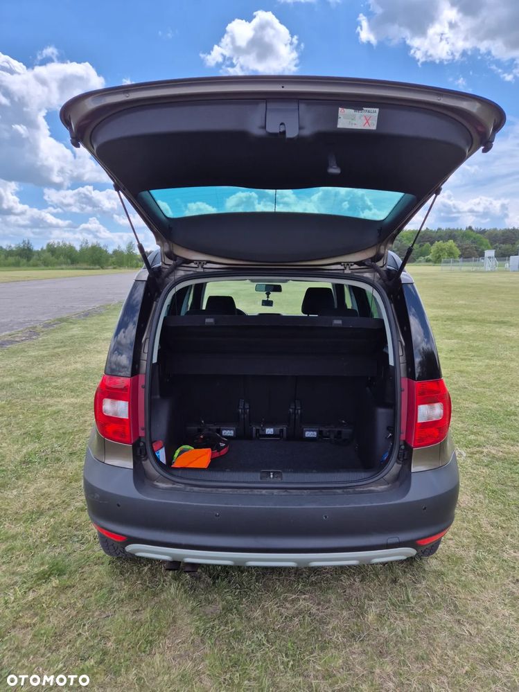 Skoda Yeti 2.0 TDI DPF Elegance Green tec - 11