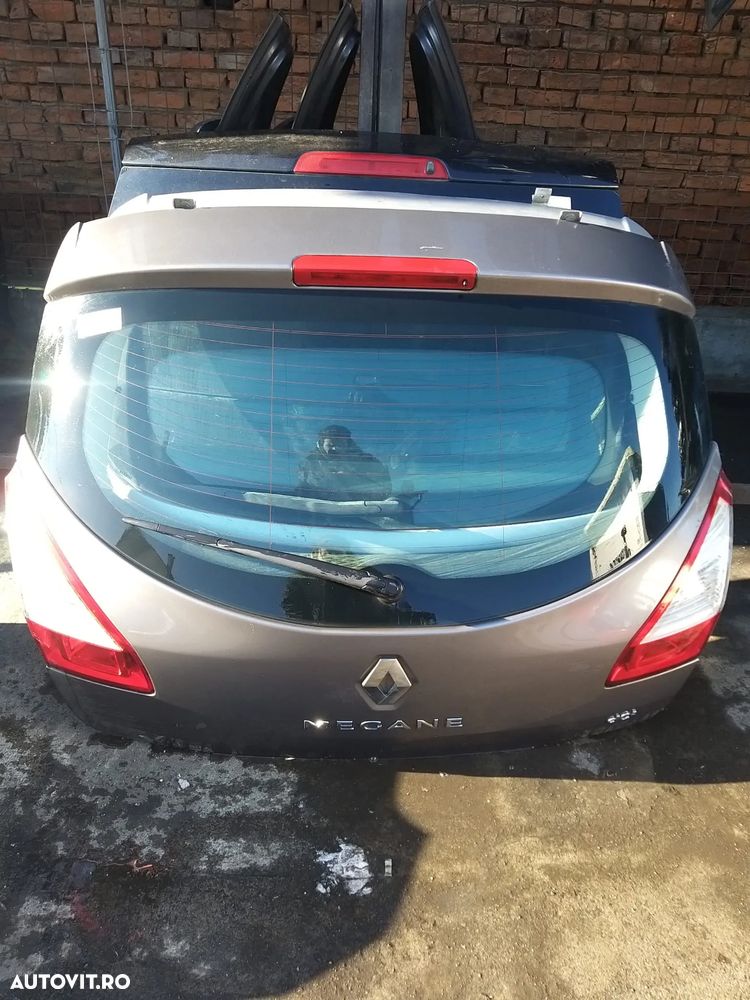 Haion pentru Renault Megane 3 din 2010 - 1