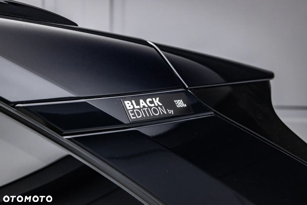 Toyota RAV4 2.5 Hybrid Black Edition by JBL 4x4 - 9