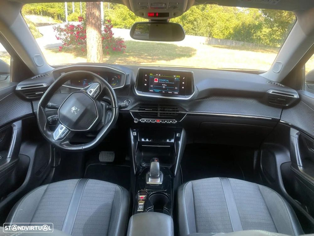 Peugeot e-2008 Allure - 20
