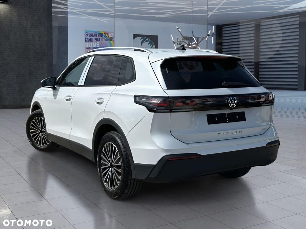 Volkswagen Tiguan - 13