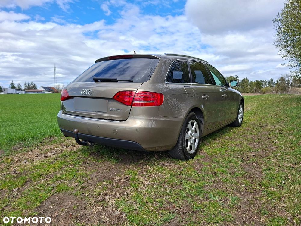 Audi A4 Avant 2.0 TDI - 9