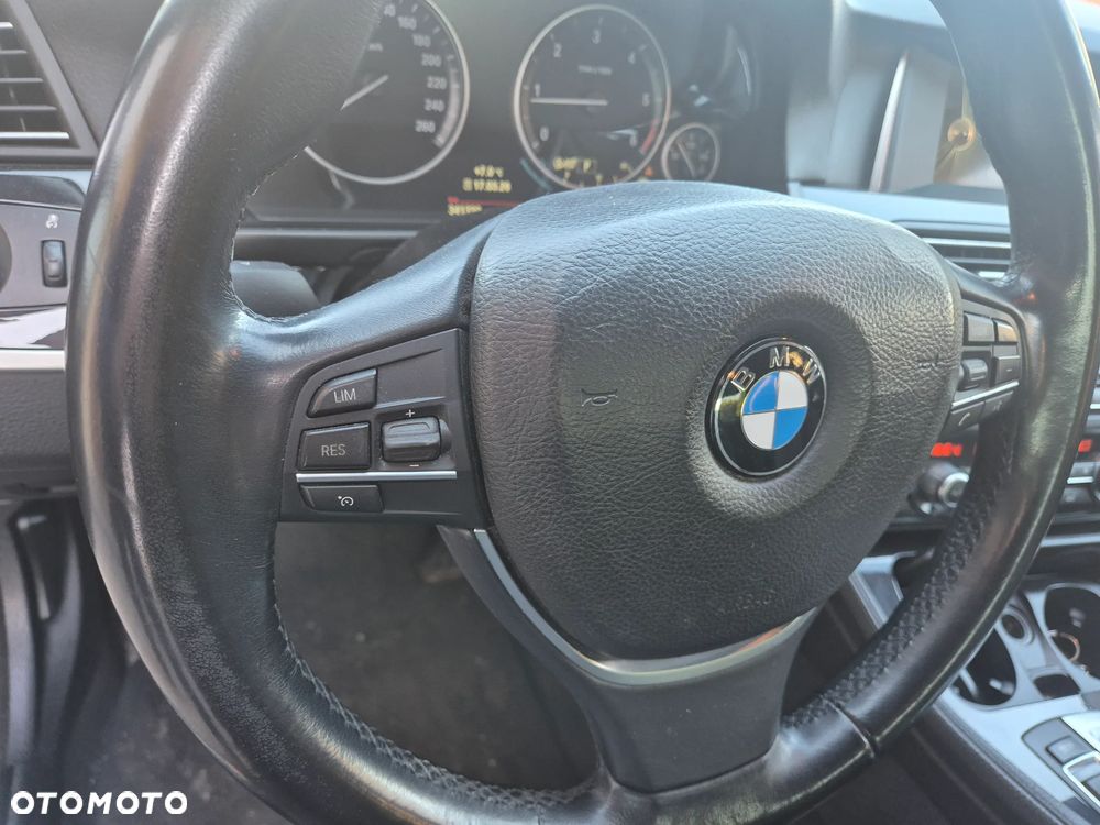 BMW Seria 5 518d - 24