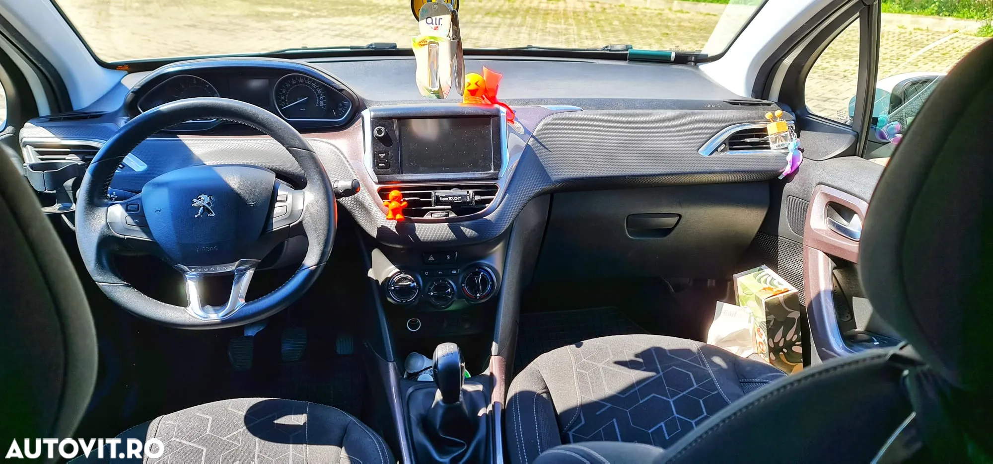 Peugeot 2008 - 8