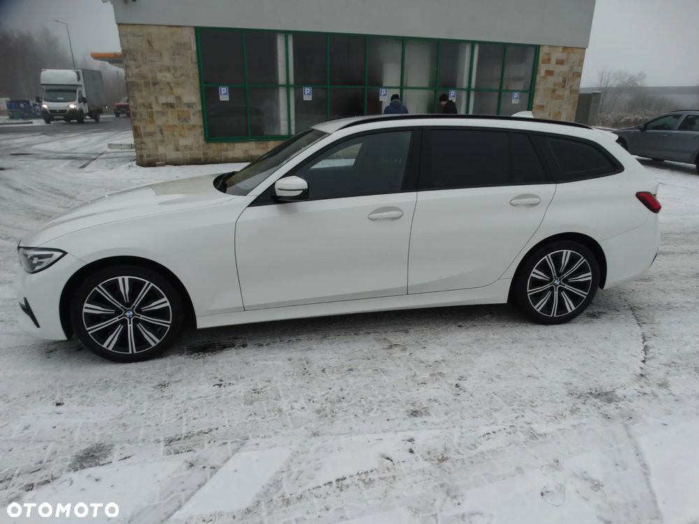 BMW Seria 3 318d Edition M Sport Shadow - 2