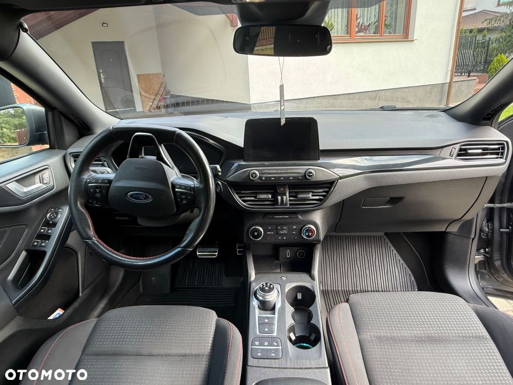 Ford Focus 1.5 EcoBoost ST-Line - 8