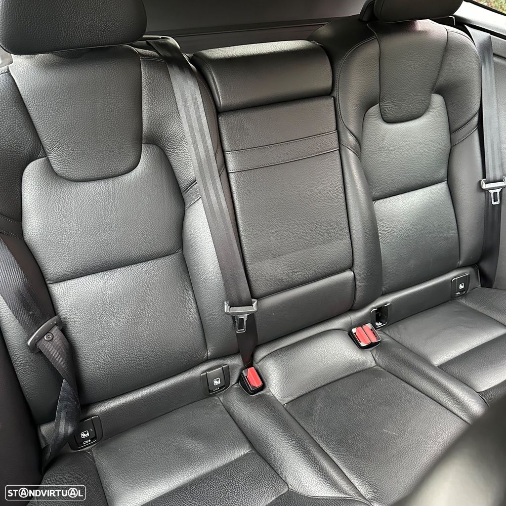 Volvo XC 60 2.0 D4 Inscription AWD Geartronic - 43